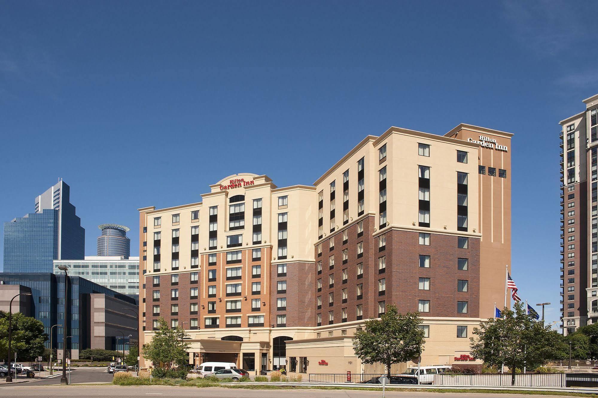 Hilton Garden Inn Minneapolis Downtown Exterior foto