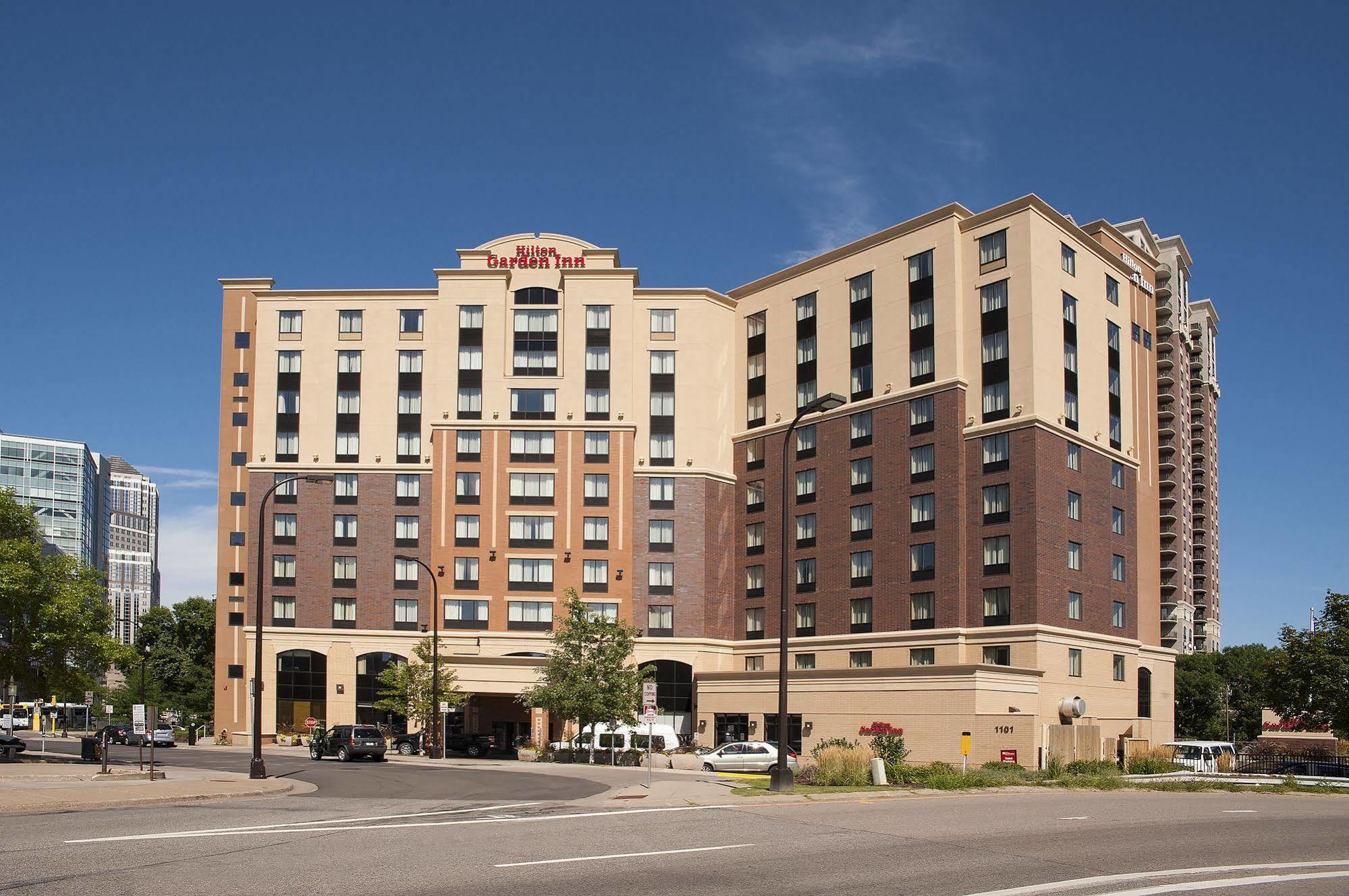 Hilton Garden Inn Minneapolis Downtown Exterior foto